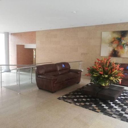 Appartement Hermosa Habitacion Privada En Conjunto Residencial Cerca Al Aeropuerto Y Terminal De Bogota, Zonas Comunes Se Comparten Con 1 Persona Extérieur photo