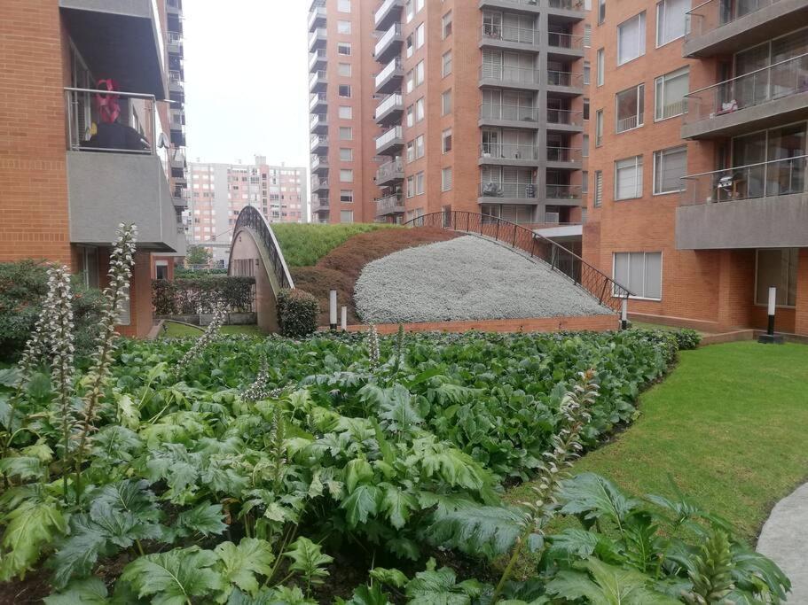 Appartement Hermosa Habitacion Privada En Conjunto Residencial Cerca Al Aeropuerto Y Terminal De Bogota, Zonas Comunes Se Comparten Con 1 Persona Extérieur photo