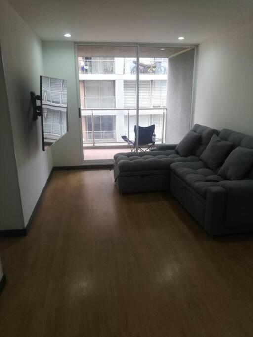 Appartement Hermosa Habitacion Privada En Conjunto Residencial Cerca Al Aeropuerto Y Terminal De Bogota, Zonas Comunes Se Comparten Con 1 Persona Extérieur photo