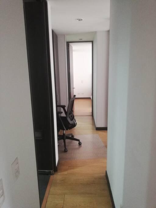 Appartement Hermosa Habitacion Privada En Conjunto Residencial Cerca Al Aeropuerto Y Terminal De Bogota, Zonas Comunes Se Comparten Con 1 Persona Extérieur photo