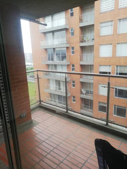 Appartement Hermosa Habitacion Privada En Conjunto Residencial Cerca Al Aeropuerto Y Terminal De Bogota, Zonas Comunes Se Comparten Con 1 Persona Extérieur photo