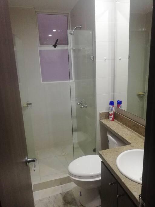 Appartement Hermosa Habitacion Privada En Conjunto Residencial Cerca Al Aeropuerto Y Terminal De Bogota, Zonas Comunes Se Comparten Con 1 Persona Extérieur photo