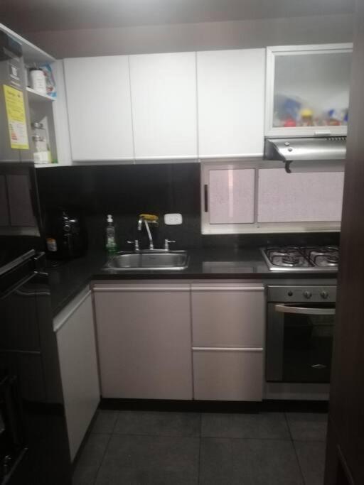 Appartement Hermosa Habitacion Privada En Conjunto Residencial Cerca Al Aeropuerto Y Terminal De Bogota, Zonas Comunes Se Comparten Con 1 Persona Extérieur photo